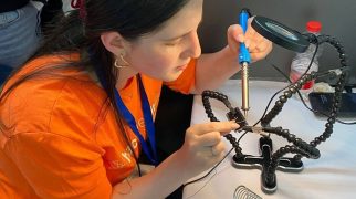 Jerusalem-College-of-Technology-Trains-Women-in-Electro-Optics-Engineering-1320x880